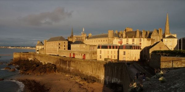 A Saint Malo demander un rachat de prêt