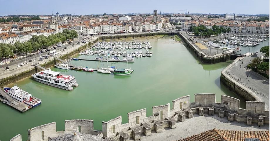 A la Rochelle faire un rachat de crédit