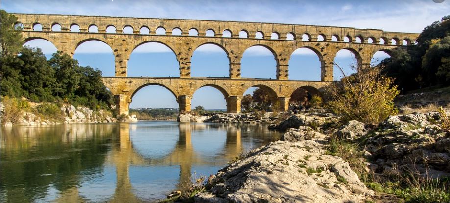 Au pont du Gard faire un rachat de crédit